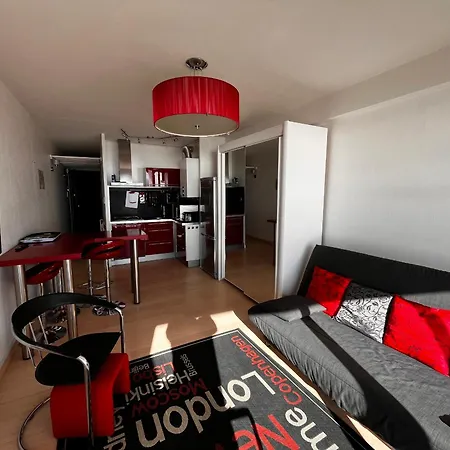 Face Avec Balcon, Proche Commerces Et - Fr-1-197-164 Apartment *