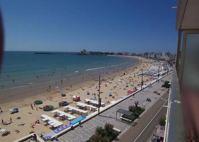 Face Avec Balcon, Proche Commerces Et - Fr-1-197-164 *